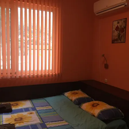 Orange *