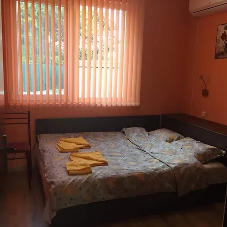 Orange *